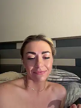 Snapshot of kinkylilsweetie chatting on 21, 7, 2026 kinkylilsweetie online show from 21, 7, 2026