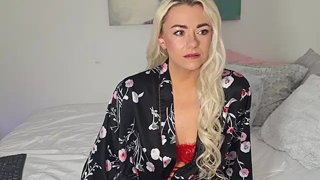 kinkylilsweetie online show from 13, 1, 2026