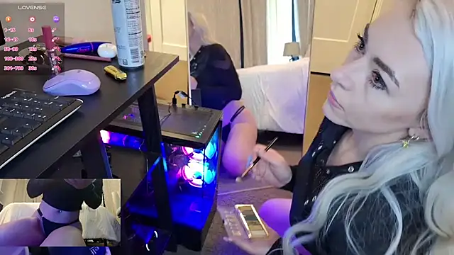 kinkylilsweetie online show from 29, 10, 2025