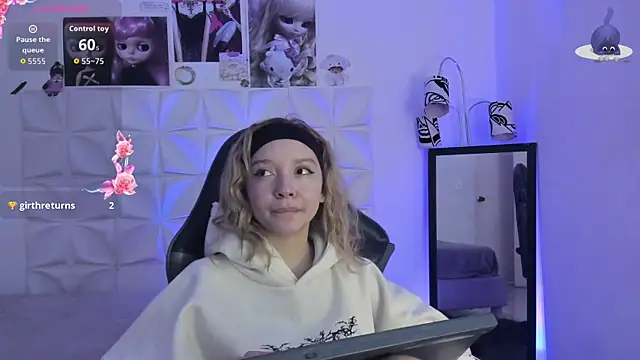 JuliethMoss online show from 4, 11, 2025