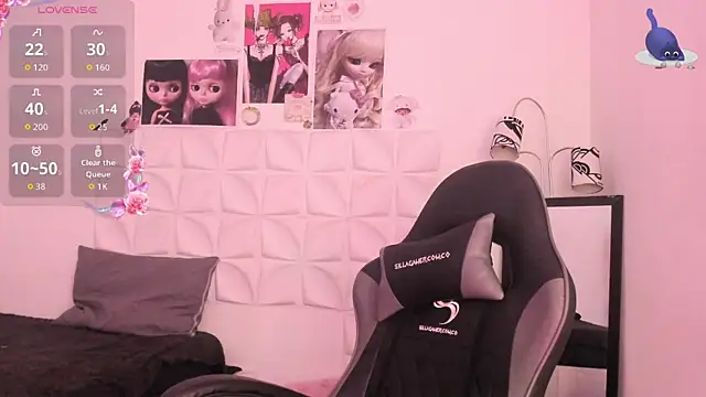 JuliethMoss online show from 8, 11, 2025