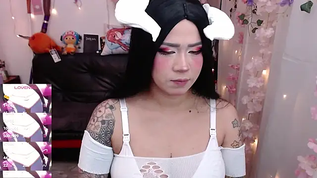 jadedelux  online show from 13, 4, 2026