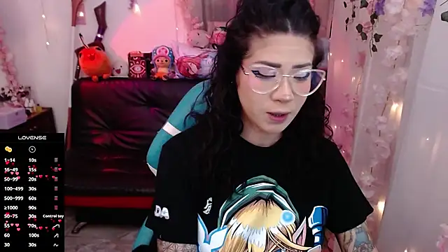 jadedelux  online show from 19, 9, 2025