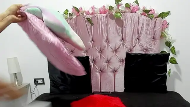 ivy moon05 online show from 4, 11, 2025