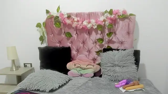 Snapshot of ivy_moon05 chatting on 17, 1, 2026 ivy moon05 online show from 17, 1, 2026