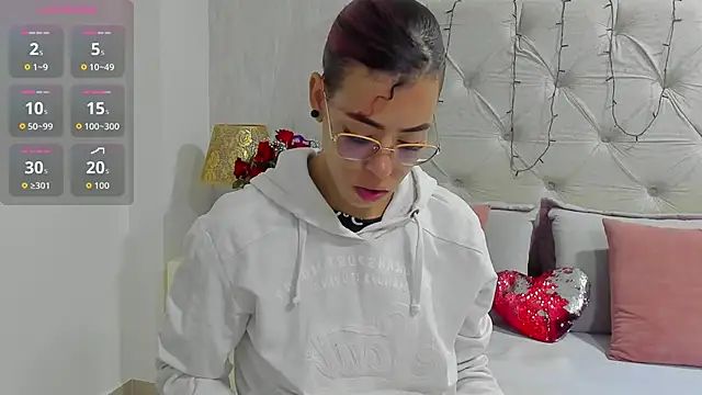 Pamelamiler   online show from 23, 9, 2025