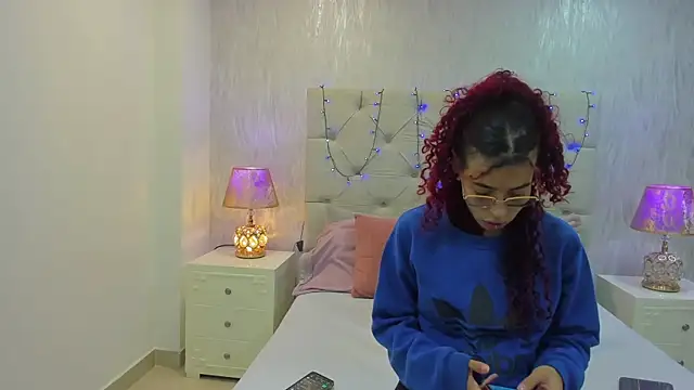 Pamelamiler   online show from 16, 9, 2025