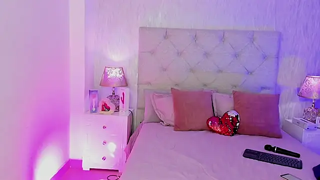 Pamelamiler   online show from 12, 3, 2026