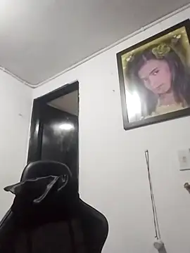 Pamelamiler   online show from 13, 11, 2025