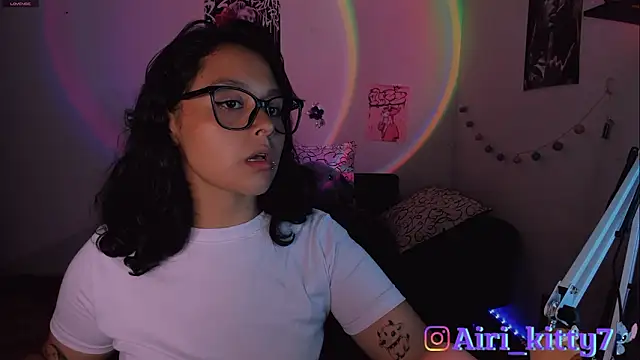 lila kitty81 online show from 4, 2, 2026