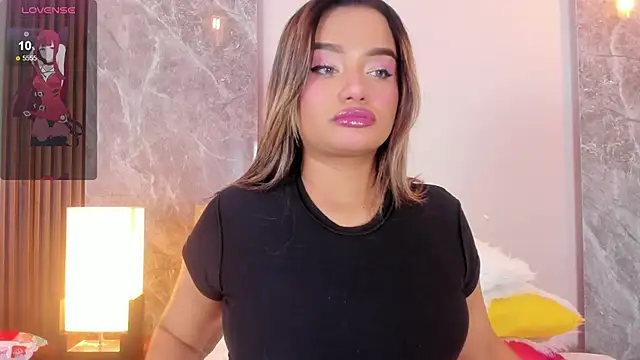 Emma hunter  online show from 12, 11, 2025