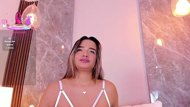 Emma hunter  online show from 27, 9, 2025