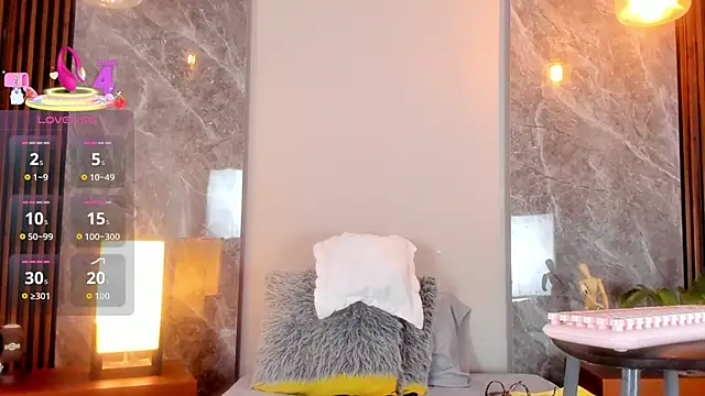 Emma hunter  online show from 20, 10, 2025