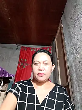 Everleigh mom online show from 10, 10, 2025