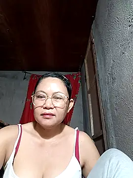 Everleigh mom online show from 28, 10, 2025