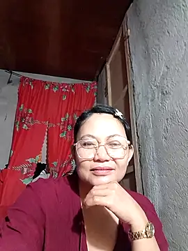 Everleigh mom online show from 14, 10, 2025