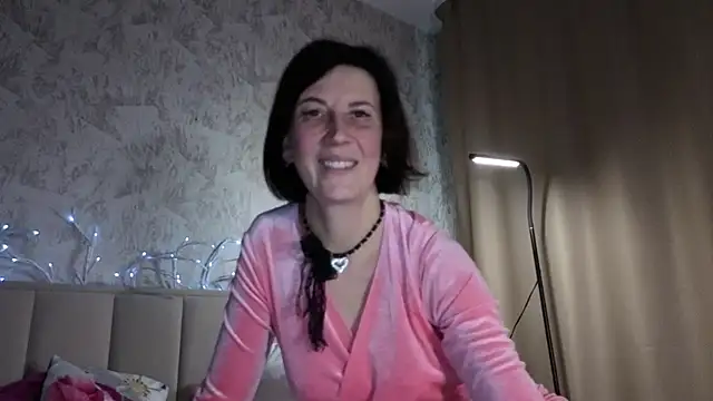 Lia Reyn online show from 13, 11, 2025