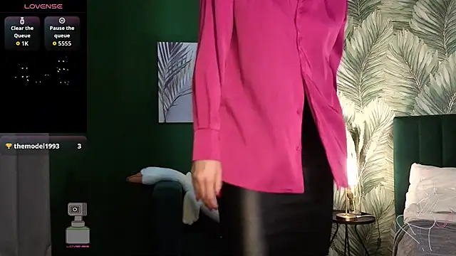 Lia Reyn online show from 30, 9, 2025