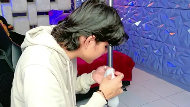 alandelrey57 online show from 4, 3, 2026