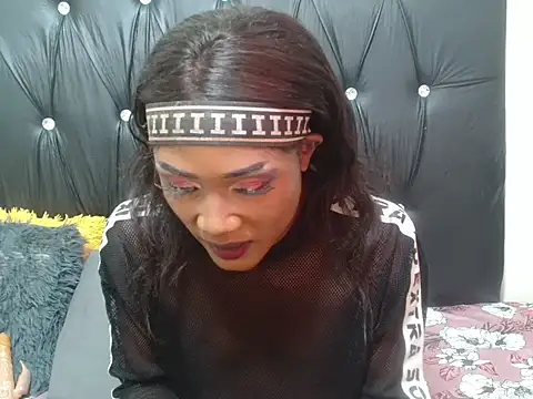 Lsnickykhanyile online show from 12, 11, 2025