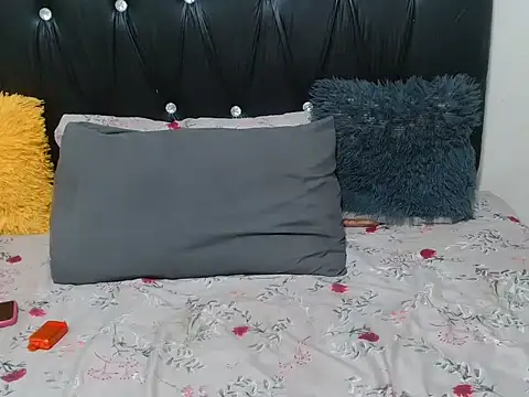 Lsnickykhanyile online show from 18, 11, 2025