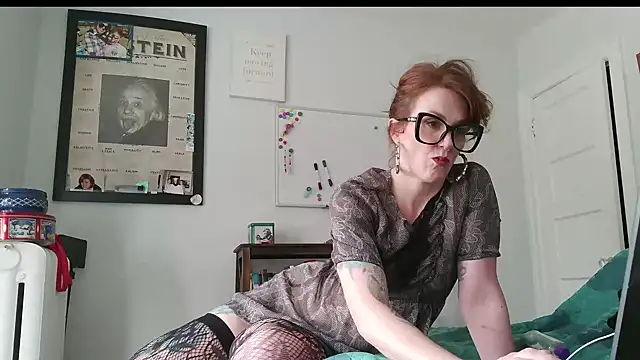 MamaFoxxx911 online show from 21, 11, 2025