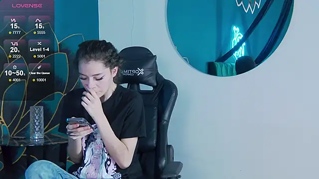 RavennMoonn online show from 13, 9, 2025