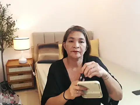 YuriMorgana online show from 11, 4, 2026