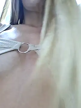 Elianasuarezz online show from 29, 9, 2025