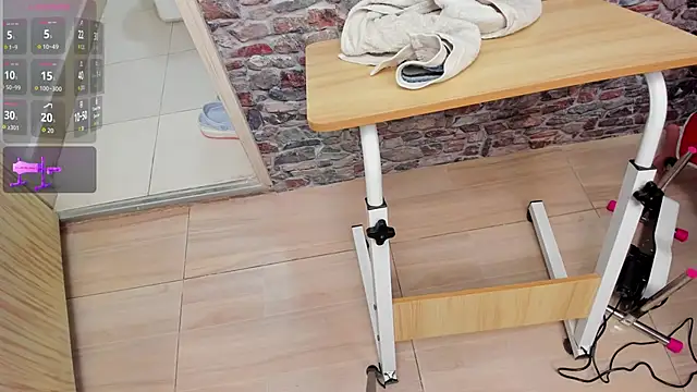 ALYANNA HOT  online show from 7, 10, 2025