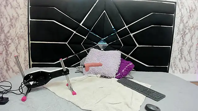 ALYANNA HOT  online show from 24, 10, 2025