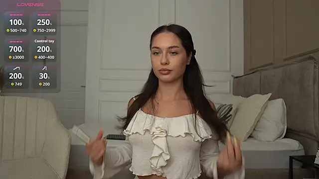 Ashley-Evans online show from 3, 10, 2025