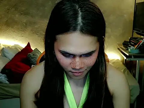 YllanaAltheaXxX online show from 28, 5, 2026