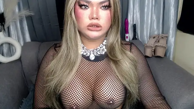 10inchs Maxie online show from 21, 11, 2025