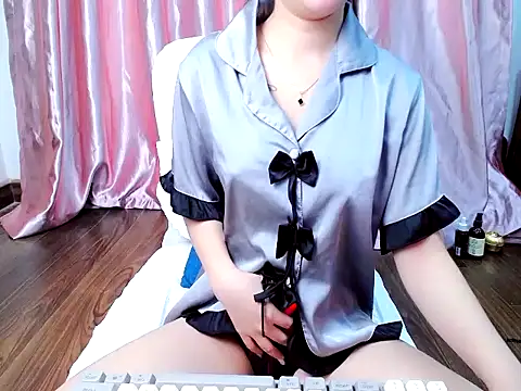 yuna-ka online show from 4, 2, 2026