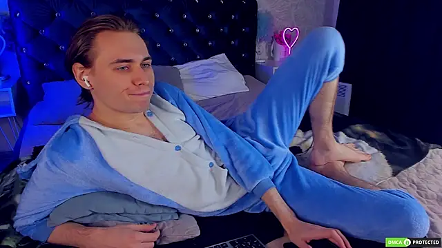 WilliamDyson online show from 1, 12, 2025