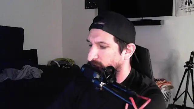 DevilPup75  online show from 10, 9, 2025