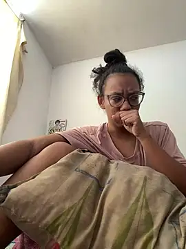 Snapshot of Valen1800 chatting on 19, 7, 2026 Valen1800 online show from 19, 7, 2026