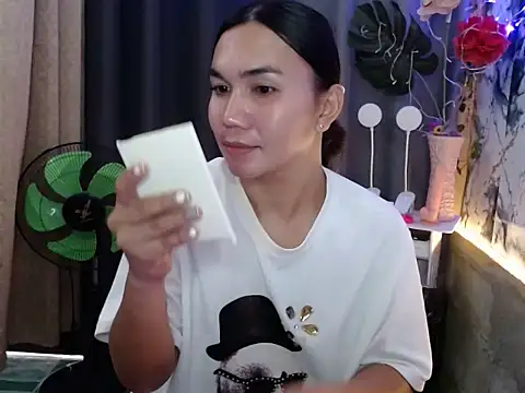 Snapshot of Shikagamhe23 chatting on 2, 5, 2026 Shikagamhe23 online show from 2, 5, 2026