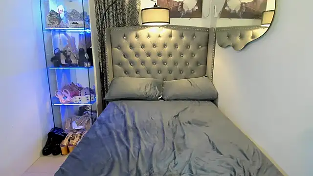 Claudia empress online show from 18, 10, 2025