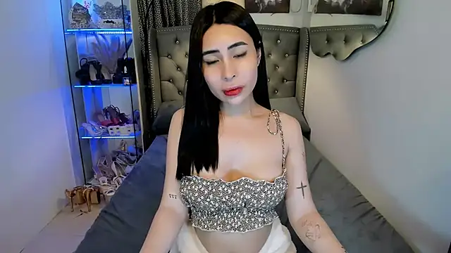 Claudia empress online show from 7, 11, 2025