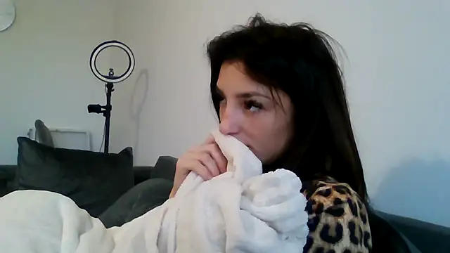 naughtybella05 online show from 4, 11, 2025