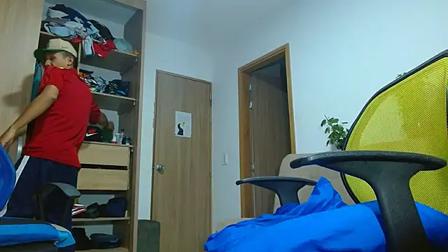 skinny23cm online show from 21, 9, 2025