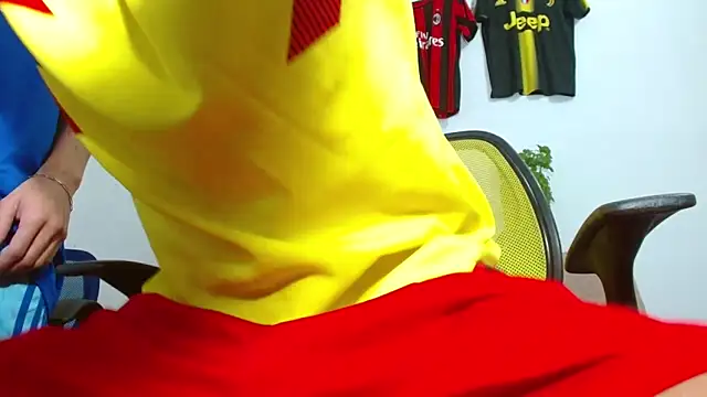 Snapshot of skinny23cm chatting on 23, 2, 2026 skinny23cm online show from 23, 2, 2026