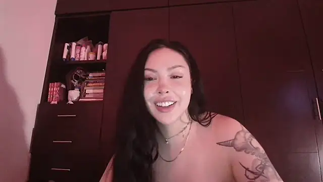 DreamGirl18 online show from 23, 10, 2025