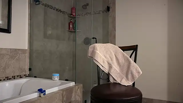 DERTYLAY online show from 24, 10, 2025