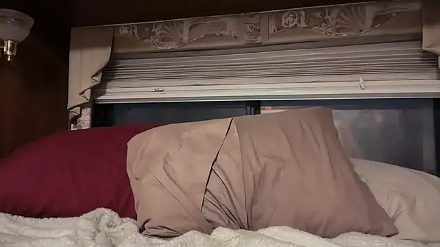 DERTYLAY online show from 18, 2, 2026