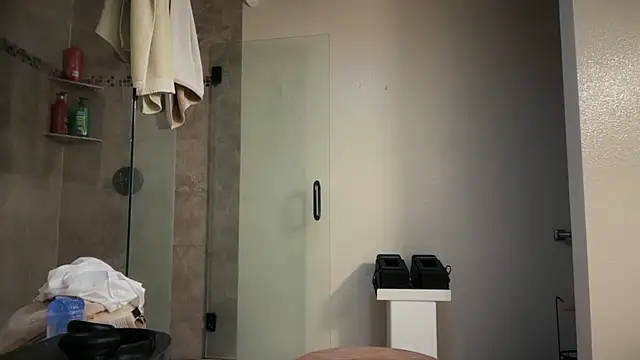 DERTYLAY online show from 6, 11, 2025