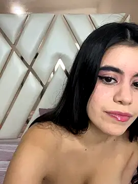 CoralineRusso1 online show from 14, 11, 2025