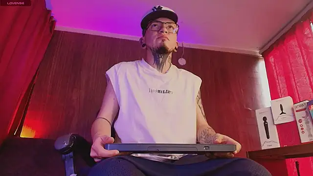 tyler jones  online show from 28, 6, 2026